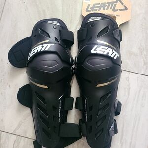 Leatt Black Protective Knee Guards for Men